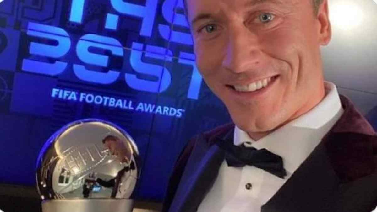 Lewandowski beats Ronaldo & Messi to The Best FIFA Men's ...