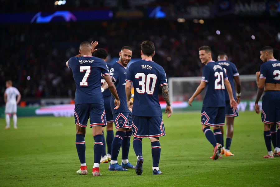 Messi celebrates after his first PSG goal