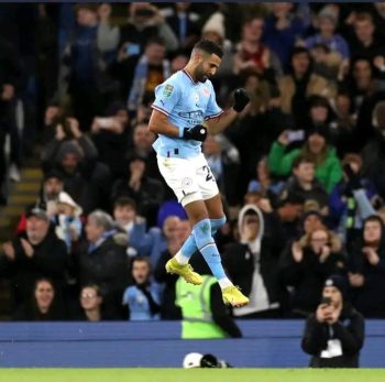 Mahrez celebrates his goal vs Chelsea