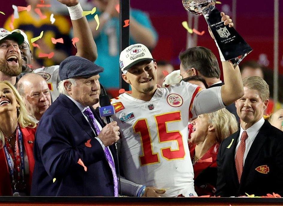 Mahomes breaks MVP Super Bowl curse, Chiefs beat Eagles 38-35