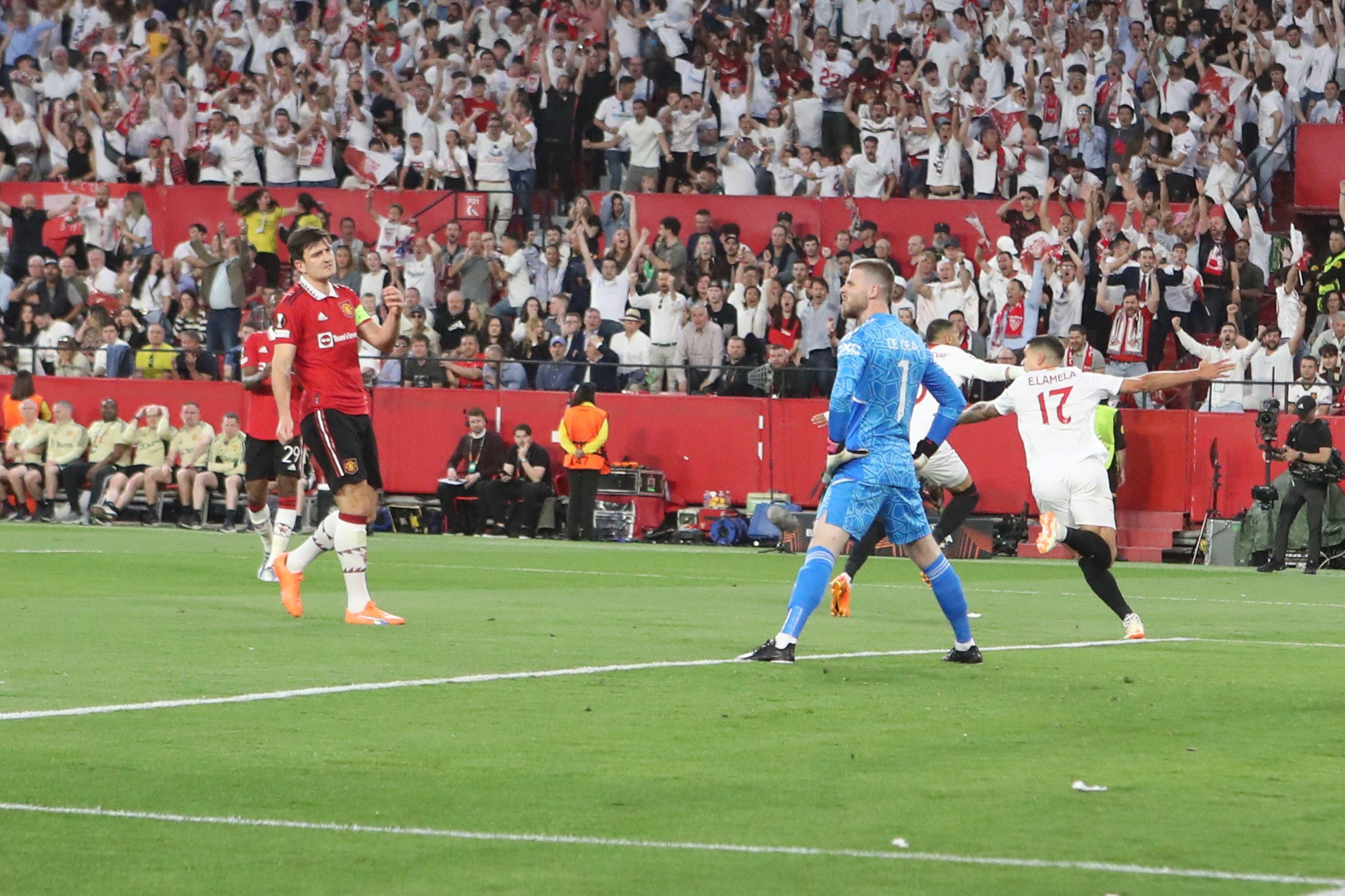 Sevilla stars Lamela and En-Nesyri celebrate their opener against Manchester United