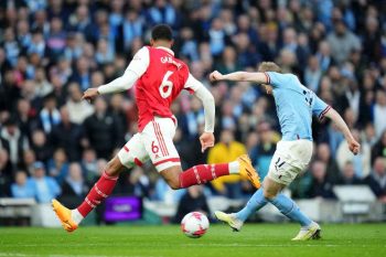 Kevin De Bruyne scored the opening goal in City`s 4-1 win over Arsenal