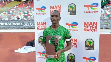 Yahaya Lawali with his Man of the match award at the 2023 U-17 AFCON