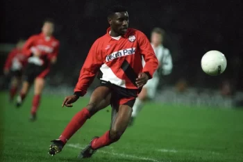 Okocha in action for Eintract Frankfurt