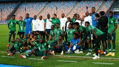 Flying Eagles get $3000 dollars for Argentina win from NFF Executive Board member Rt. Hon. Nse Essien