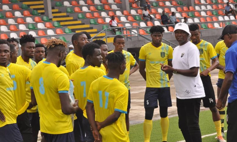 FC ONE Rocket players vs Rivers United FC