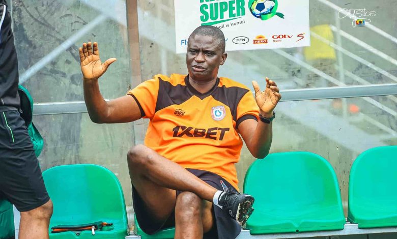 Akwa United FC have not had a smooth start to the 2023/2024 season with bulk of the blame put on Coach Fatai Osho. In this article, CARETAKER provides answer to the question, if Coach Fatai Osho is solely responsible for Akwa United FC's struggles this season.