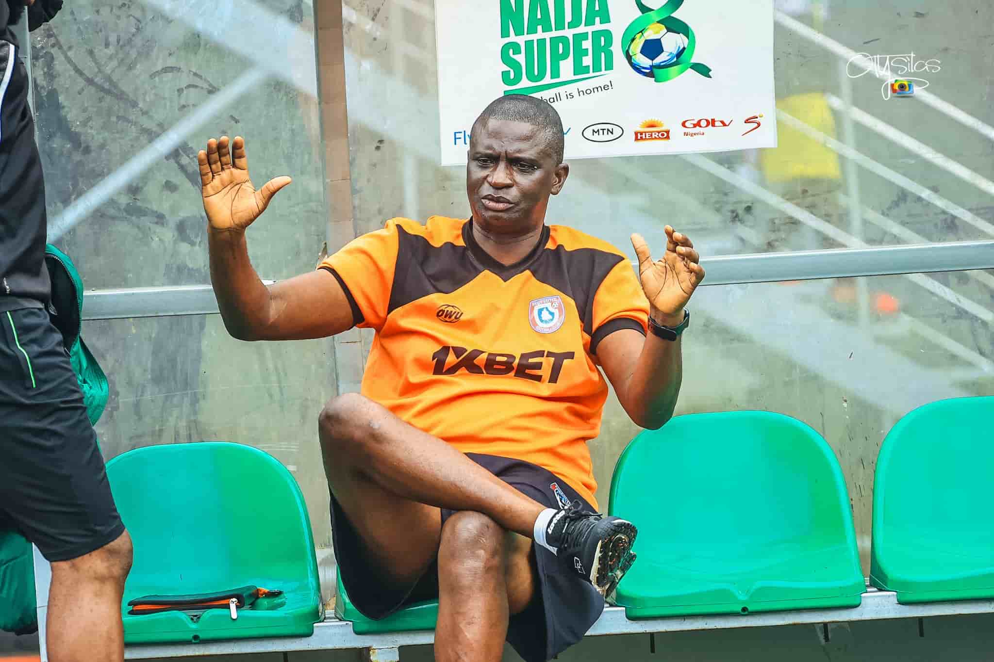 Akwa United FC have not had a smooth start to the 2023/2024 season with bulk of the blame put on Coach Fatai Osho. In this article, CARETAKER provides answer to the question, if Coach Fatai Osho is solely responsible for Akwa United FC's struggles this season.