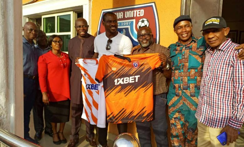 Enyeama Identifies with Akwa United FC, promises to get closer to the club