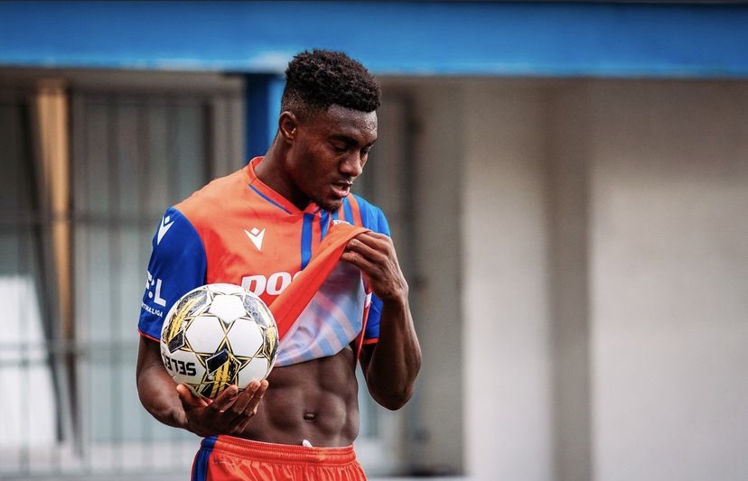 Talented Nigerian player, Rafiu Durosinmi is reportedly set to follow the career path of legendary countryman, Jay Jay Okocha with a move to German club, Eintracht Frankfurt.