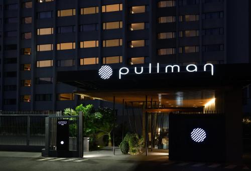 n an interesting development, arch-rivals Nigeria's Super Eagles and Ghana's Black Stars are slated to share accommodations at the Five-Star Pullman Hotel in Abidjan