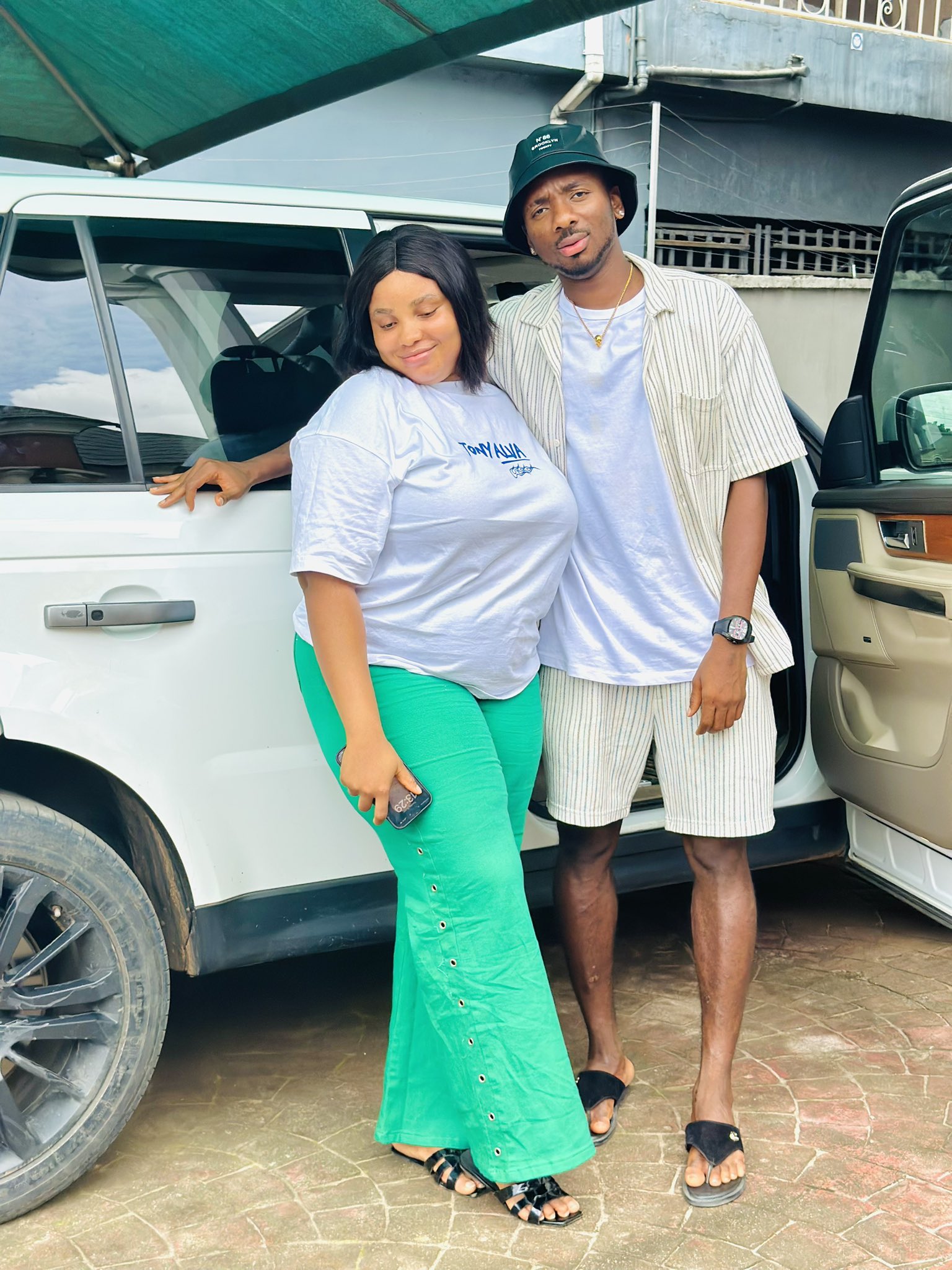 Kelechi Nwakali and sister