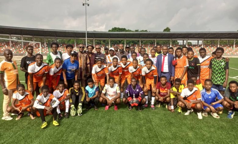 the Akwa Ibom State Football Association (AKFA) board, led by Chairman Samuel Umoh, visited Ibom Angels FC during their training session at the Uyo Township Stadium.