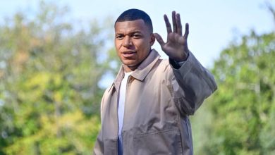 Mbappe arrives France camp