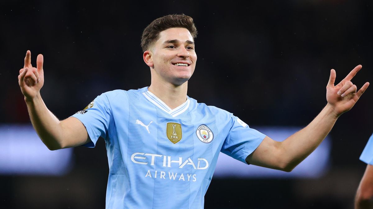 Julian Alvarez Shocks Manchester City with Departure Request