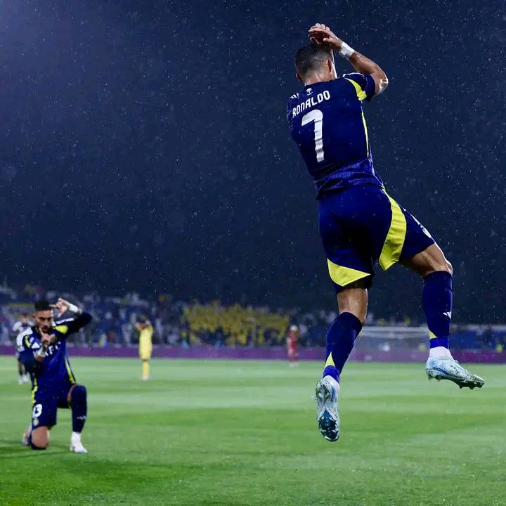 Cristiano Ronaldo scores in Al-Nassr's 2-0 victory over Al-Taawoun