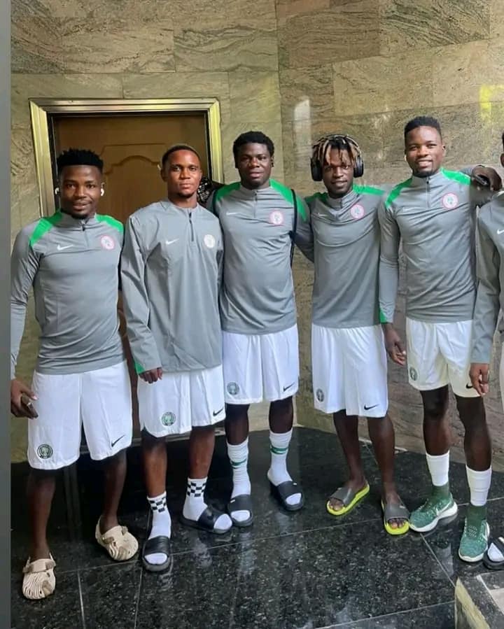 SUPER EAGLES B