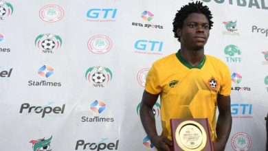 Yayaha Ibrahim with his Player of the match award