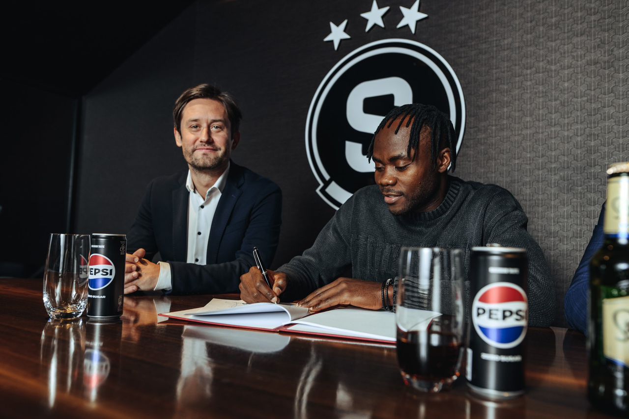 EMMANUEL UCHENNA joins sparta prague