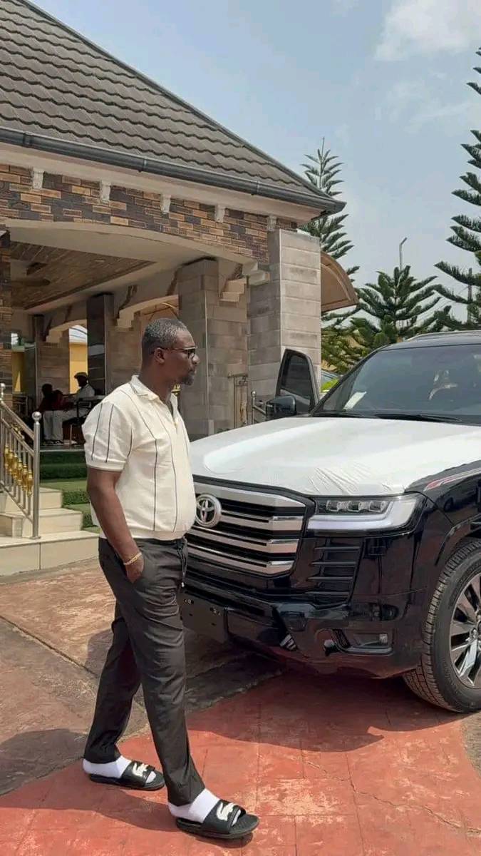 Samuel Chukwueze has gifted his long-time manager, Mr. Prince Victor Apugo, a brand new 2024 Toyota Landcruiser worth N250 million in a heartwarming gesture