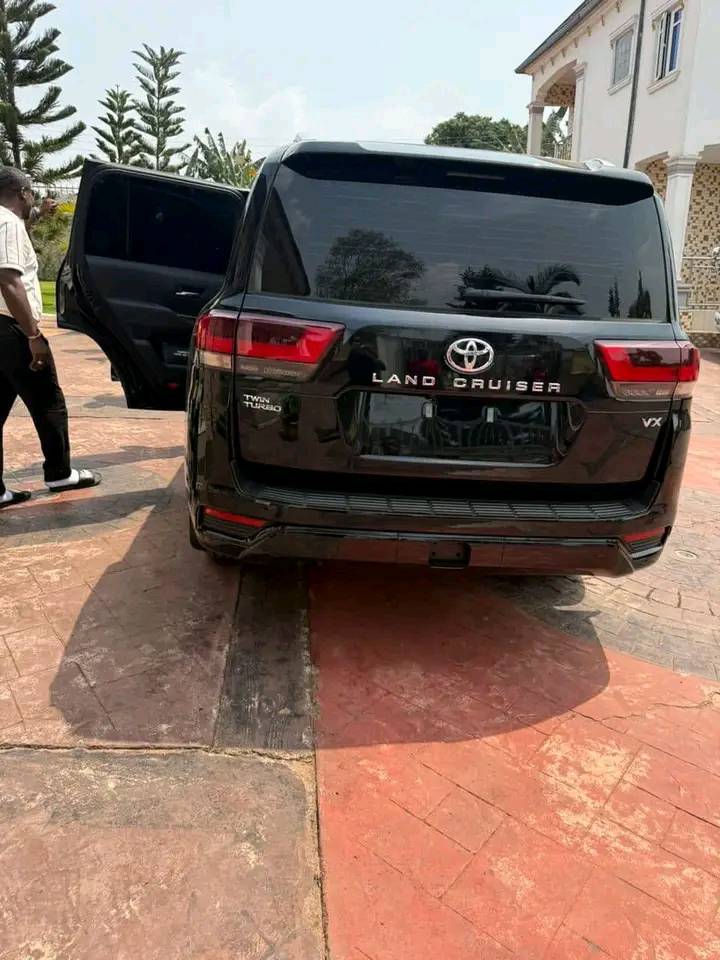 Samuel Chukwueze has gifted his long-time manager, Mr. Prince Victor Apugo, a brand new 2024 Toyota Landcruiser worth N250 million in a heartwarming gesture