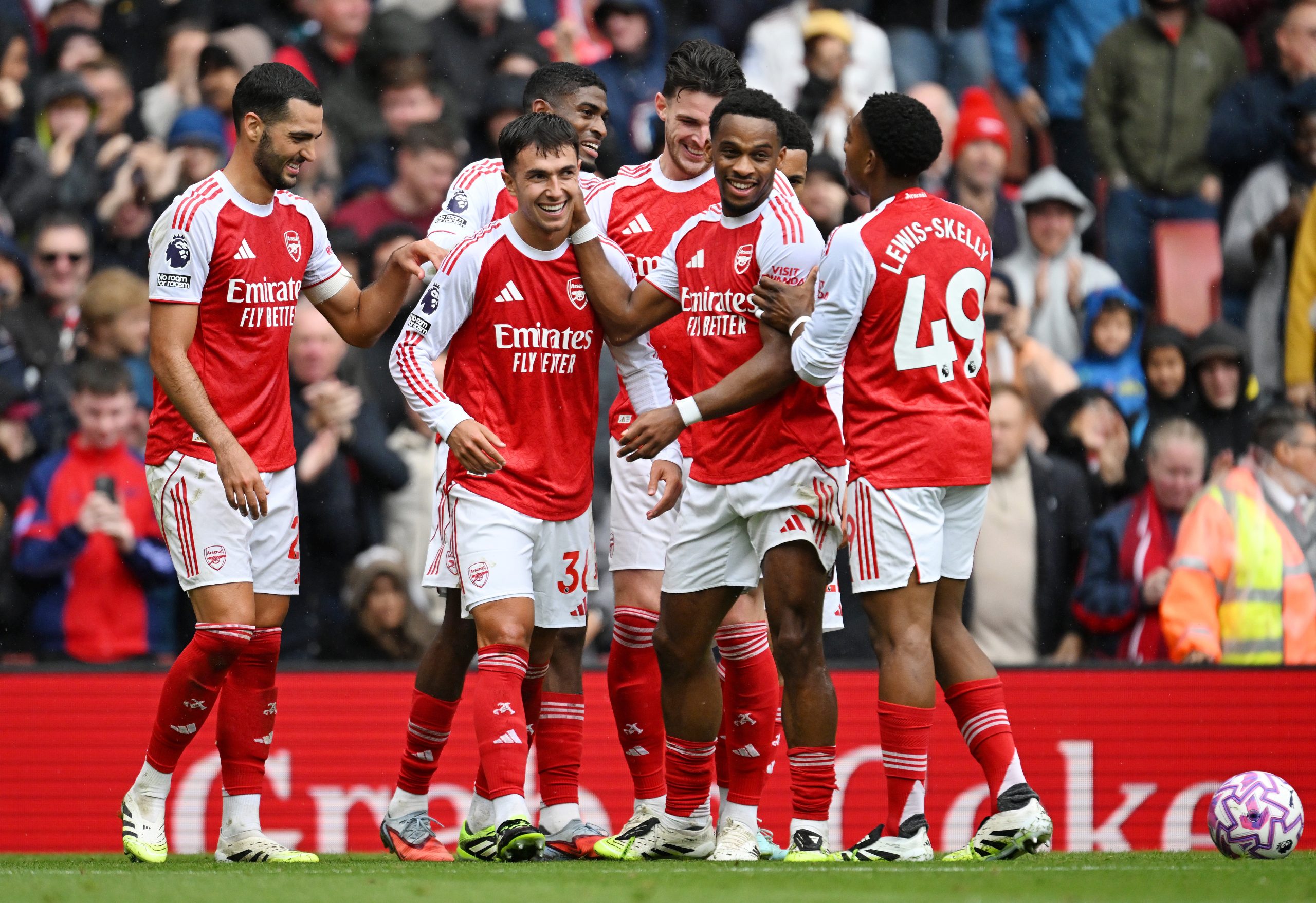 Arsenal’s New Signings Shine in 3-0 Win Over Nottingham Forest