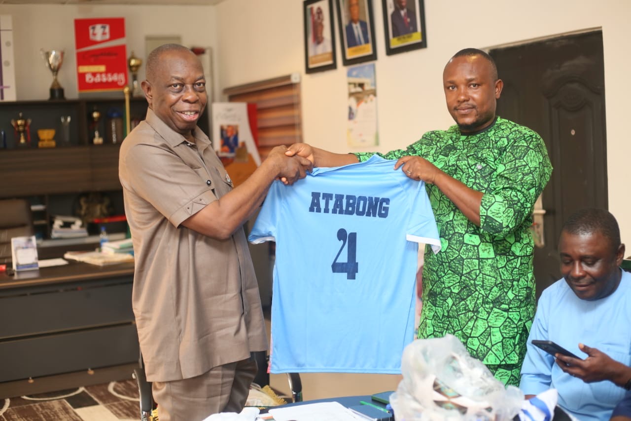 Elder Paul Bassey Presents Items to teams ahead of Eket Urban 2 Unity Cup 