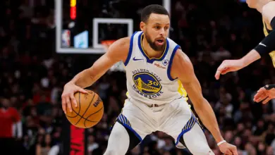 Stephen Curry 42 points lift Warriors past Nuggets