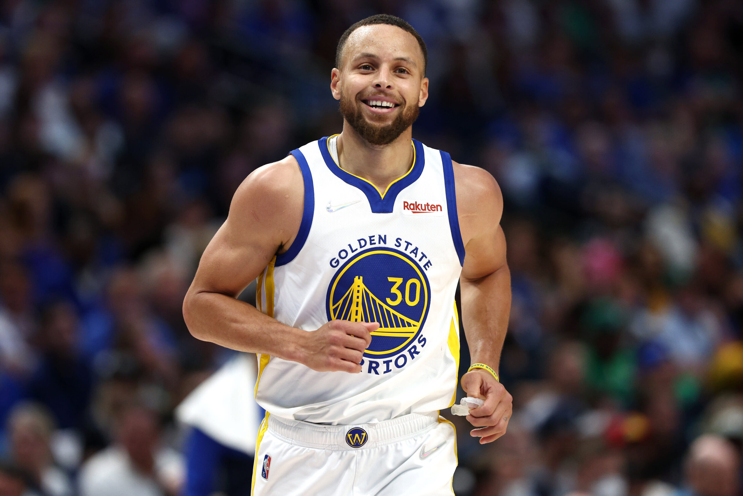 Curry moves up NBA scoring List with Warriors Win