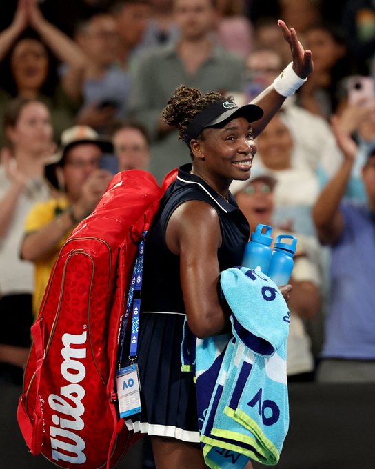 Venus Williams leaves Australian Open Court Smiling