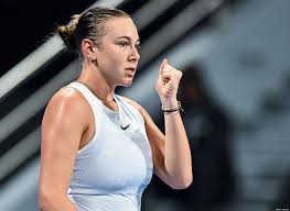 Amanda Anisimova focused on Tennis in Melbourne
