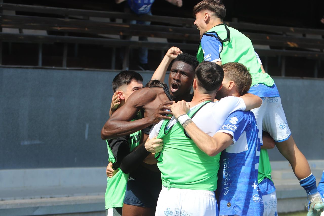 Nigerian Defender Ekerette Udom Scores Twice to Inspire Xerez Deportivo Comeback Win Over Melilla