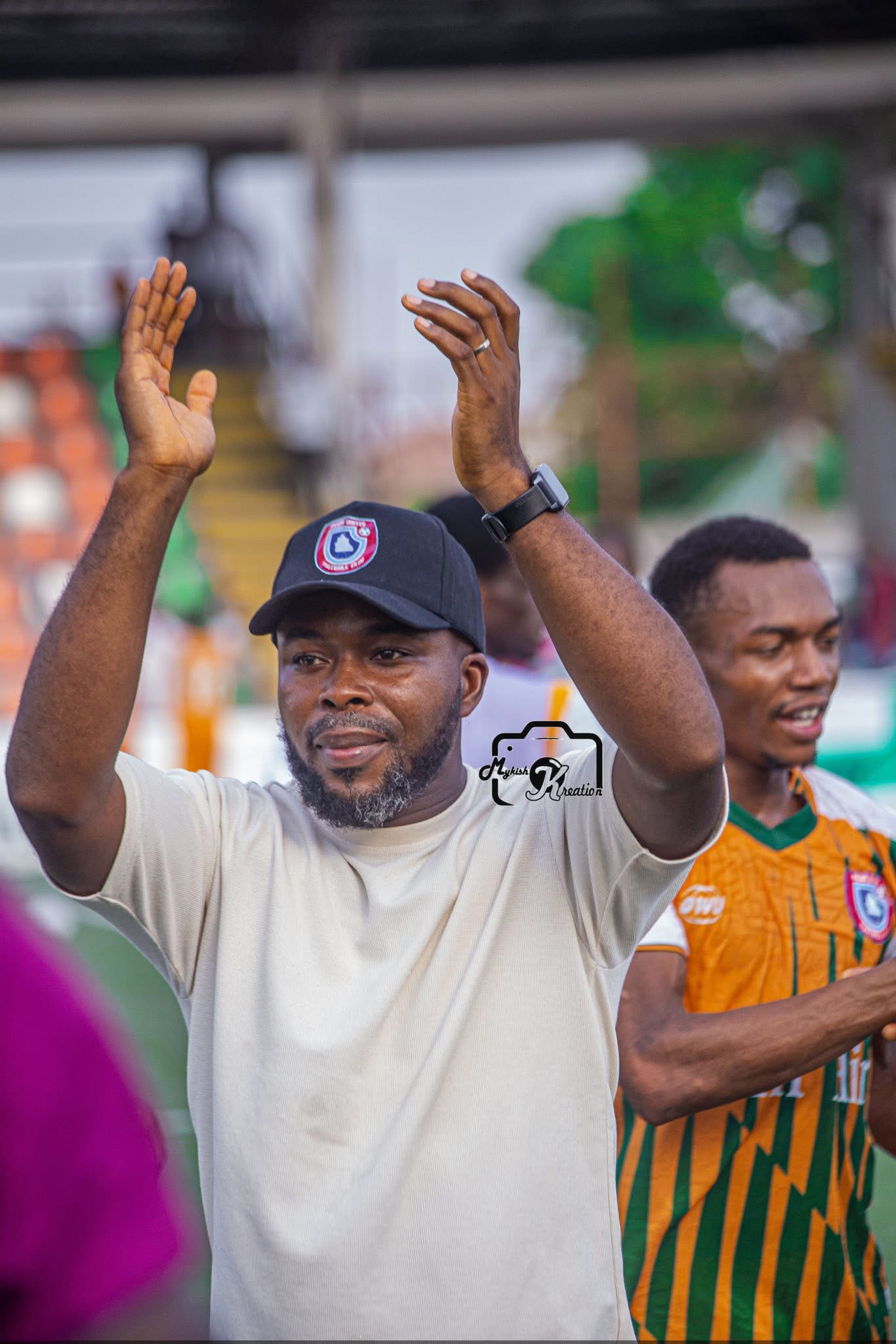 Coach Paul Offor appreciating Akwa United fans
