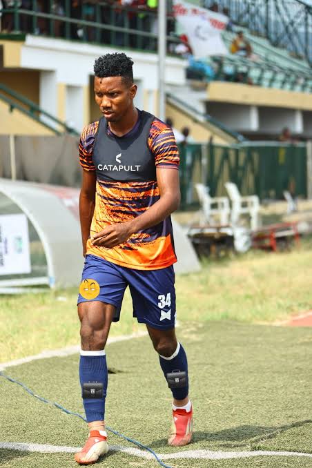 Somtochukwu Abraham in Vandrezzer fc training