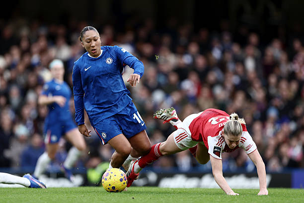 Lauren James signs new Chelsea deal until 2030