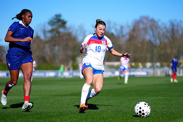 Wiegman takes a chance on 17-Year-Old Parkinson in England Squad