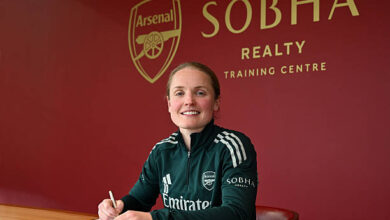 Kim Little signs new Arsenal Deal