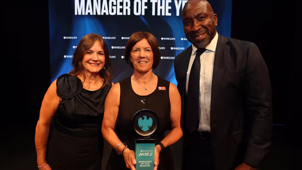 Karen Hills Wins WSL2 Manager of the Year Award