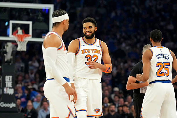 Knicks dominate Game 1, Wolves edge Spurs in Playoff