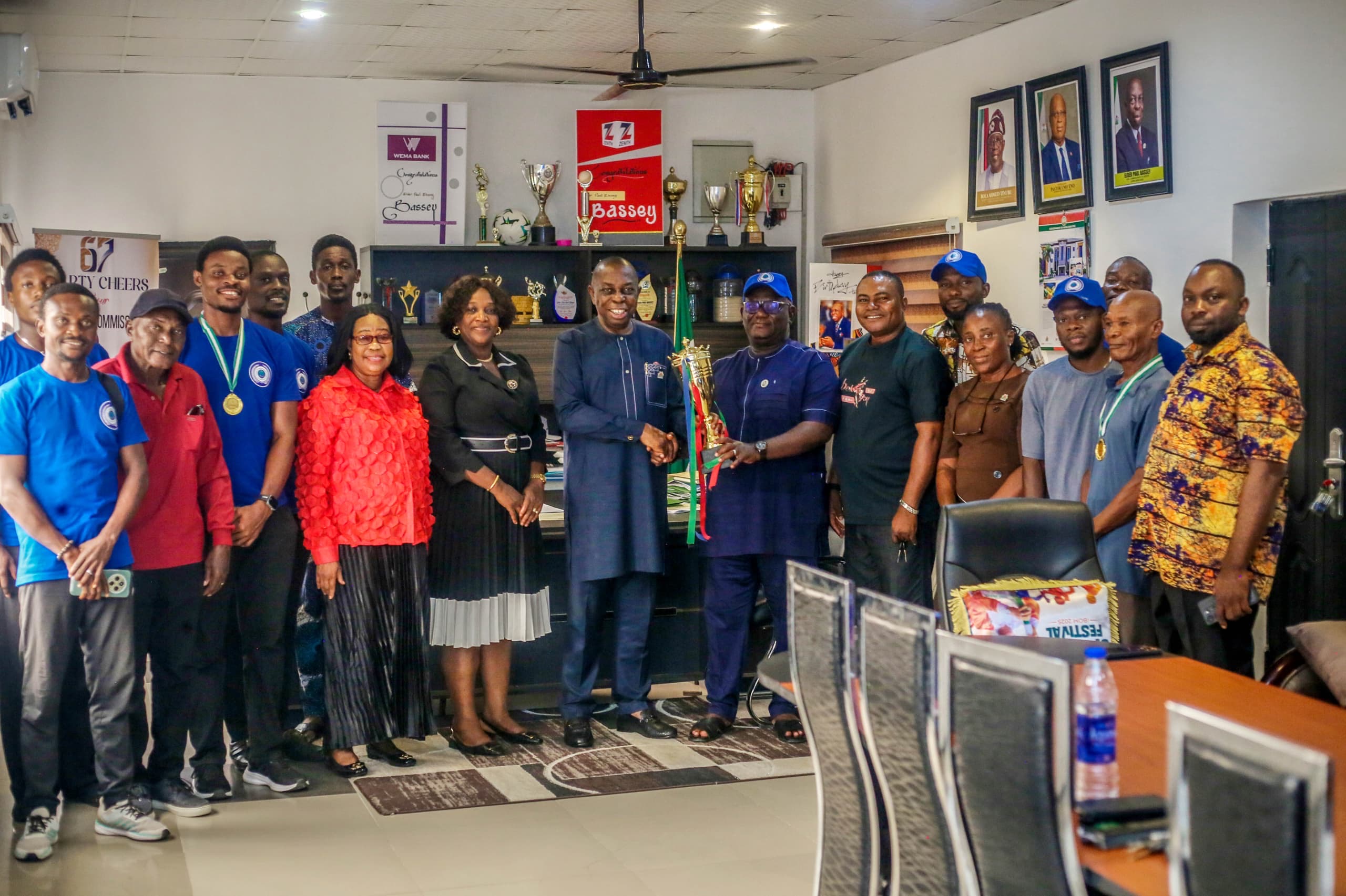 South-South Tennis Champions Present Trophy to Akwa Ibom Sports Commissioner South-South Tennis Champions Present Trophy to Akwa Ibom Sports Commissioner